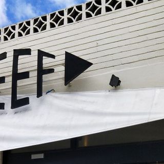 Maning Reef Cafe facade